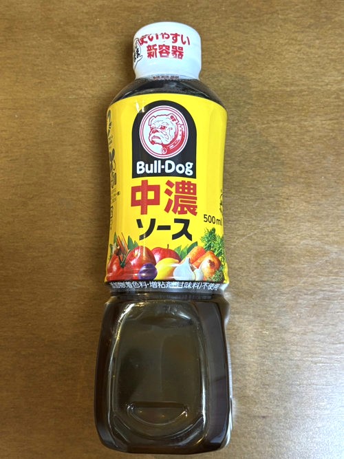 Bull-Dog Chuno sauce 500ml, rich Japanese semi-thick sauce perfect for tonkatsu and okonomiyaki.