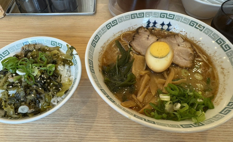 If you order a set menu with ramen and a rice dish, it will be a little cheaper. The recommended rice dish is definitely the Takana Donburi.