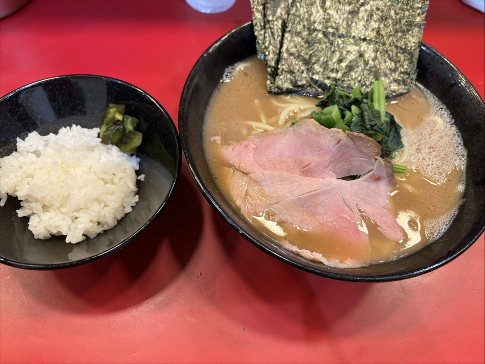 Taniseya Ie-Kei ramen with tender chashu, spinach, seaweed, and rice with pickles — a perfect combo that goes amazingly well together.