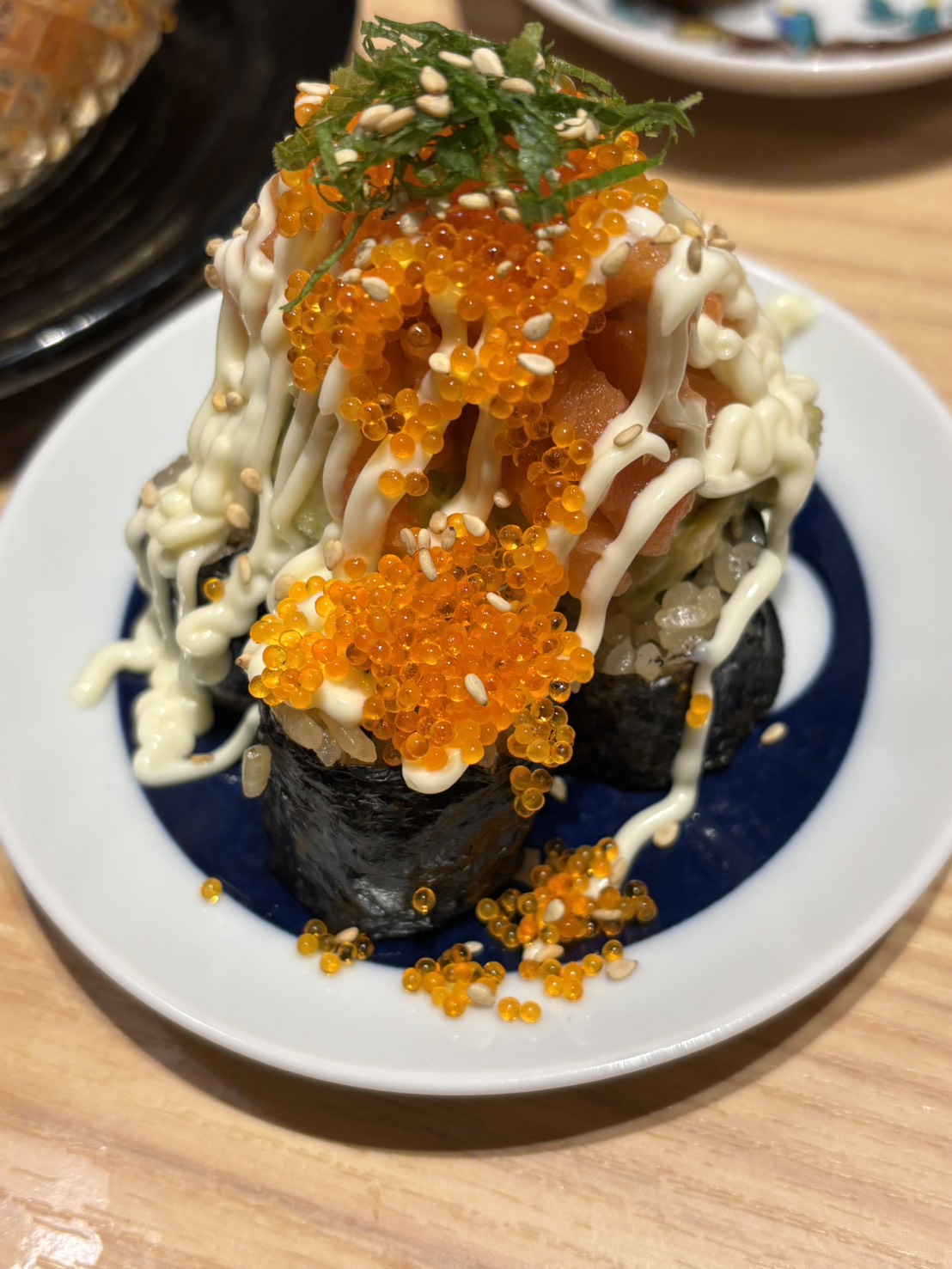 Salmon and ikura gunkan with mayonnaise at Sushi & Oden Ninoya Hamamatsucho.