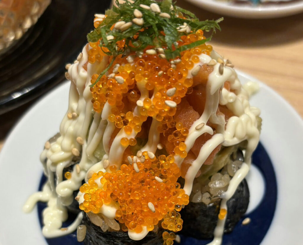 Salmon and ikura gunkan with mayonnaise at Sushi & Oden Ninoya Hamamatsucho.