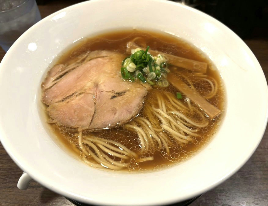 A bowl of shoyu ramen served at Chuka Soba to Gyoza in Daimon, Tokyo.