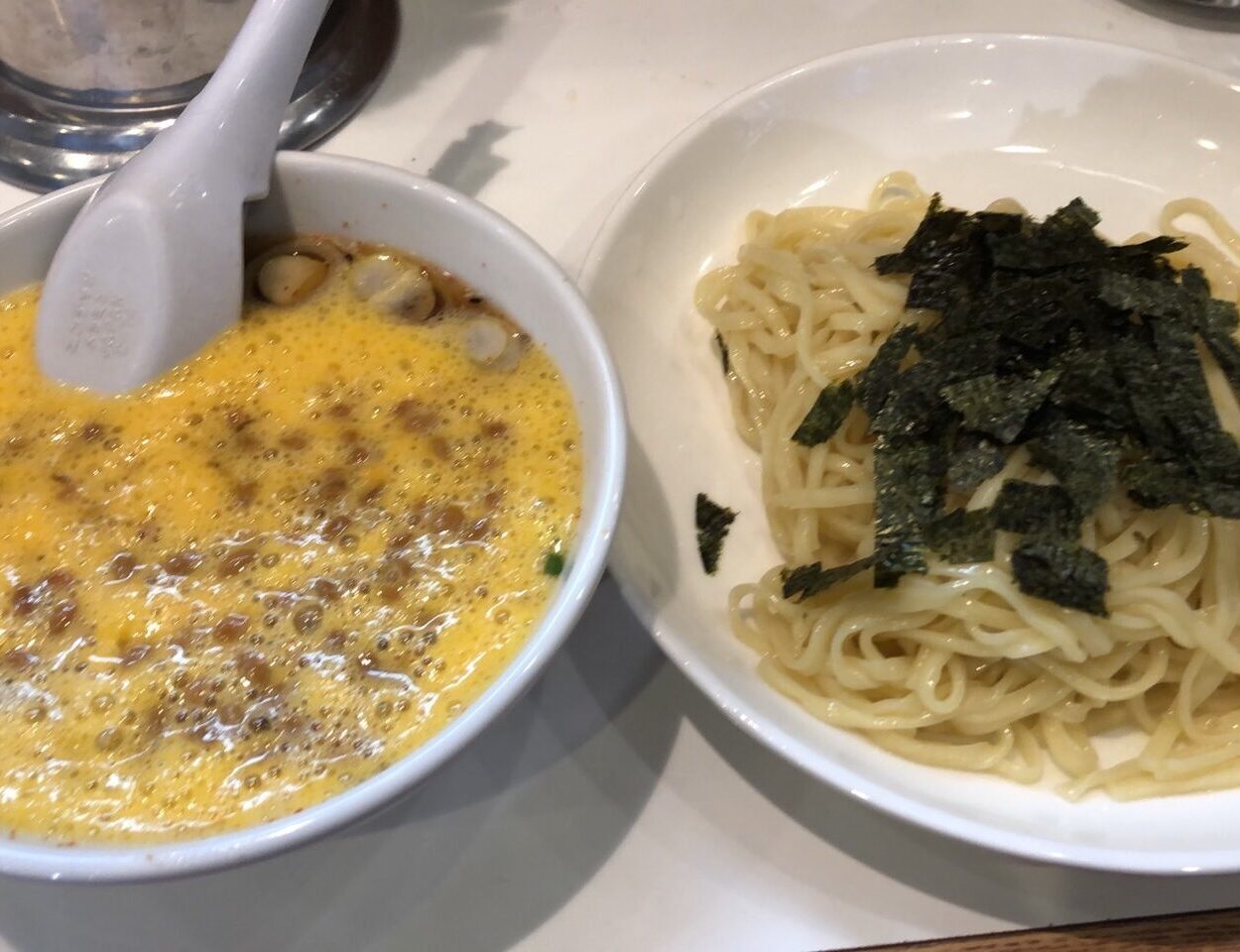 Natto tsukemen at Horiuchi Shimbashi, featuring dipping noodles served with natto.